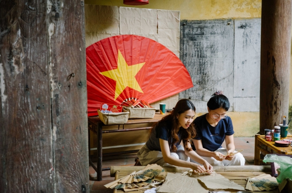 Старый квартал Ханоя в дни 30 апреля — оживлённое культурное пространство