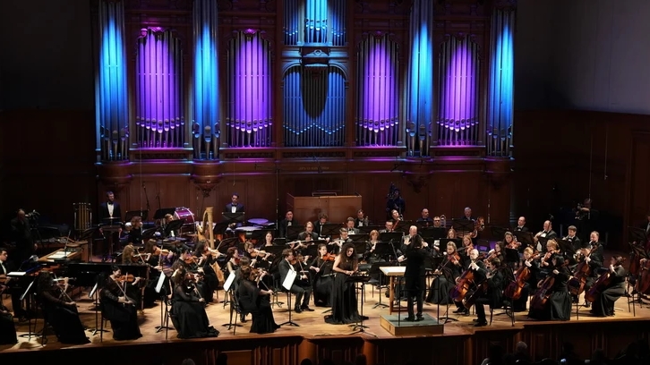 Симфонический оркестр из России исполнил вьетнамскую музыку
