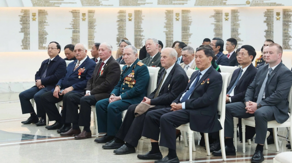 Генеральный секретарь То Лам провёл тёплую встречу с белорусскими друзьями Вьетнама