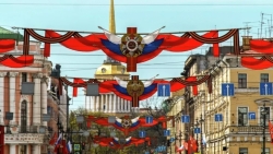 Города России празднично украшены в честь Дня Победы