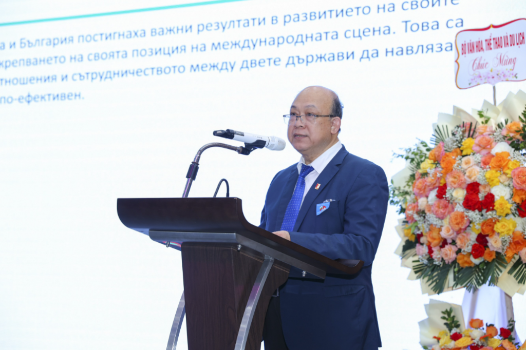 Вьетнам и Болгария укрепляют дружбу через культуру и образование