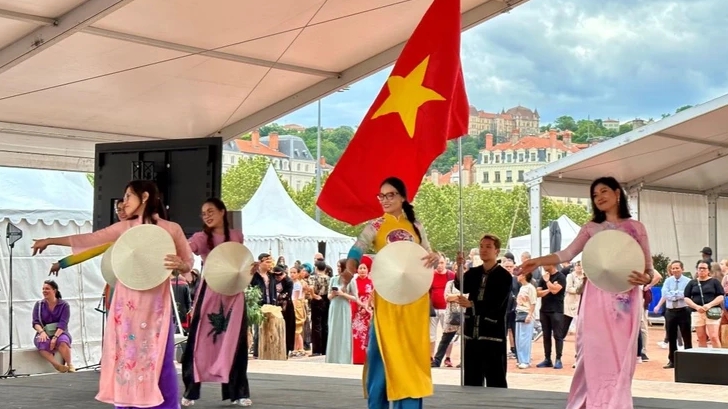 «Аозай» и туризм Вьетнама оставили сильное впечатление на Консульском фестивале 2024