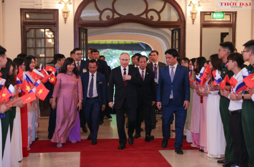 Президент РФ и Президент СРВ на встрече с вьетнамскими выпусниками ВУЗов России