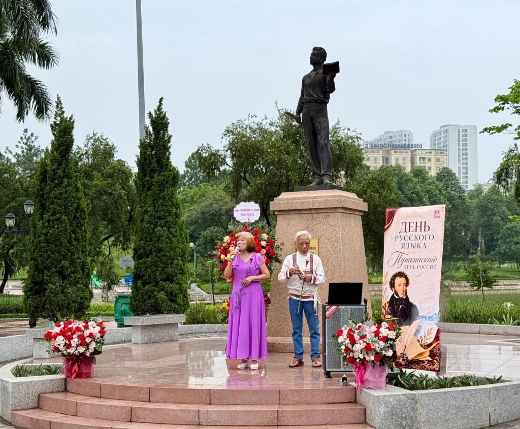 Празднование 227-летия со дня рождения Пушкина собрало многочисленных жителей Ханоя