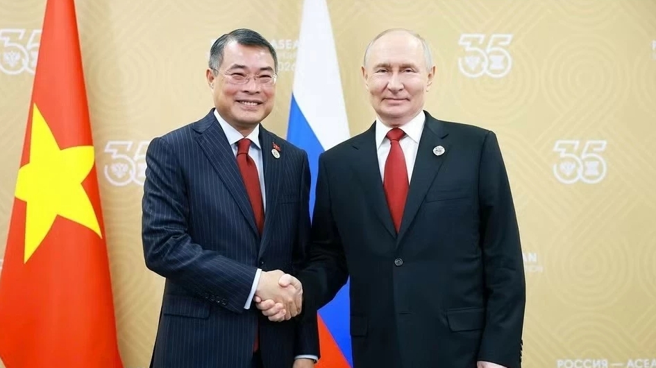 Премьер-министр Ле Минь Хынг провёл встречу с Президентом России Владимиром Путиным
