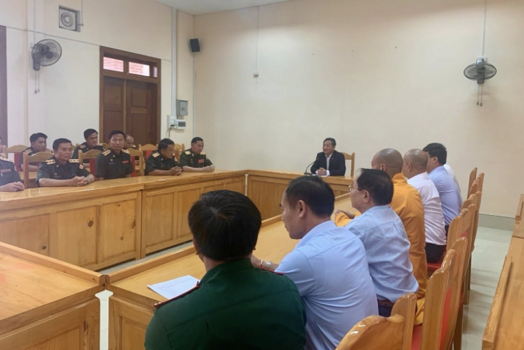 Вьетнам и Лаос сотрудничают в деле поиска и перезахоронения останков павших воинов