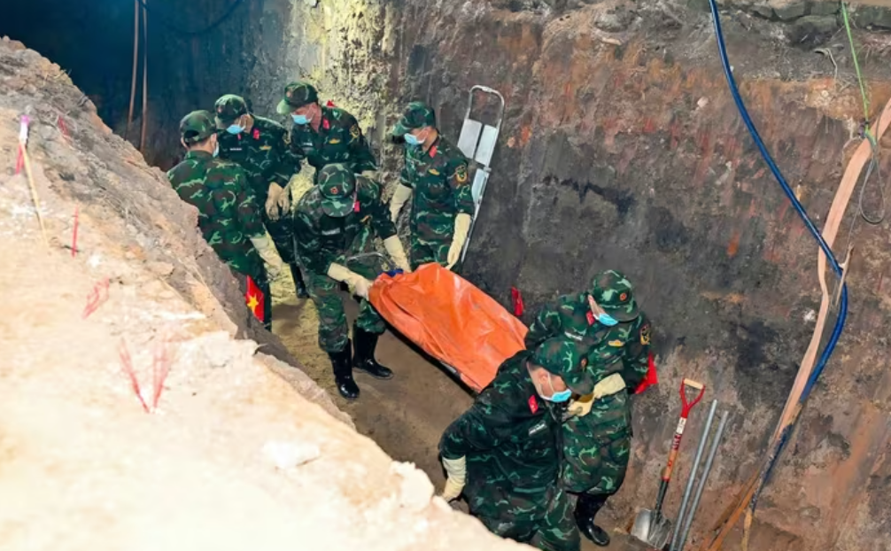 В парке им. Ле Тхи Риенг обнаружены останки 7 павших военнослужащих В парке им. Ле Тхи Риенг обнаружены останки 7 павших военнослужащих