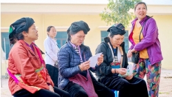 Озаряя усилия по ликвидации неграмотности в горных регионах