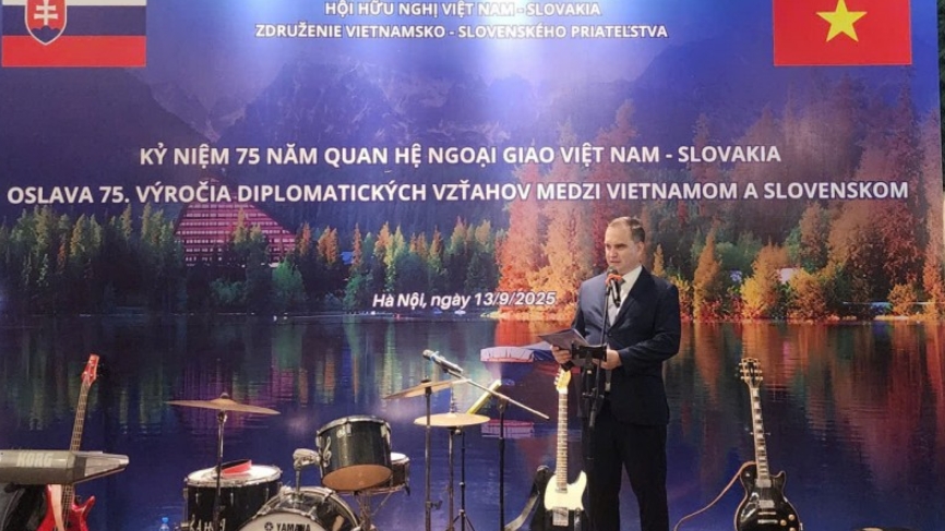 Дружеский обмен укрепляет отношения между Вьетнамом и Словакией