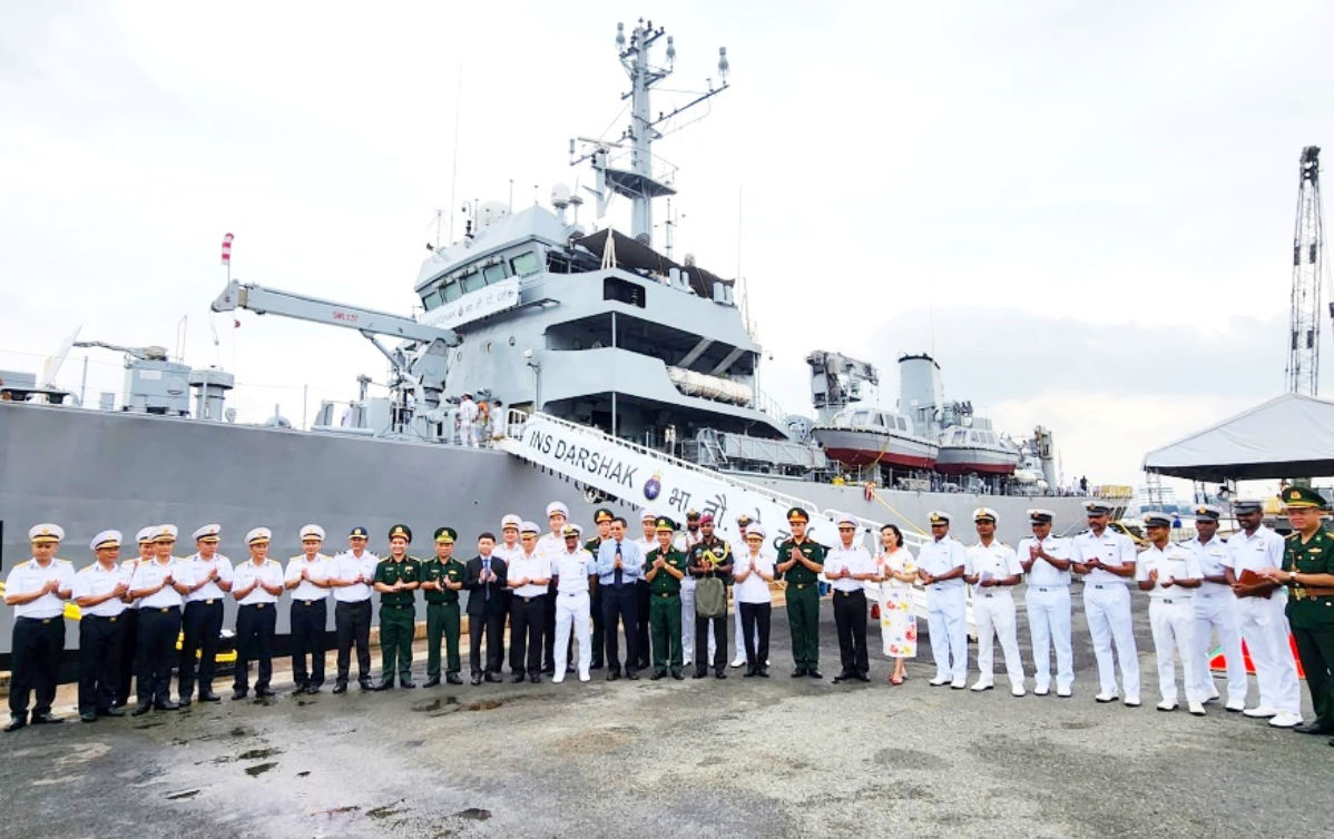 Индийский военный корабль нанес визит вежливости в Хошимин