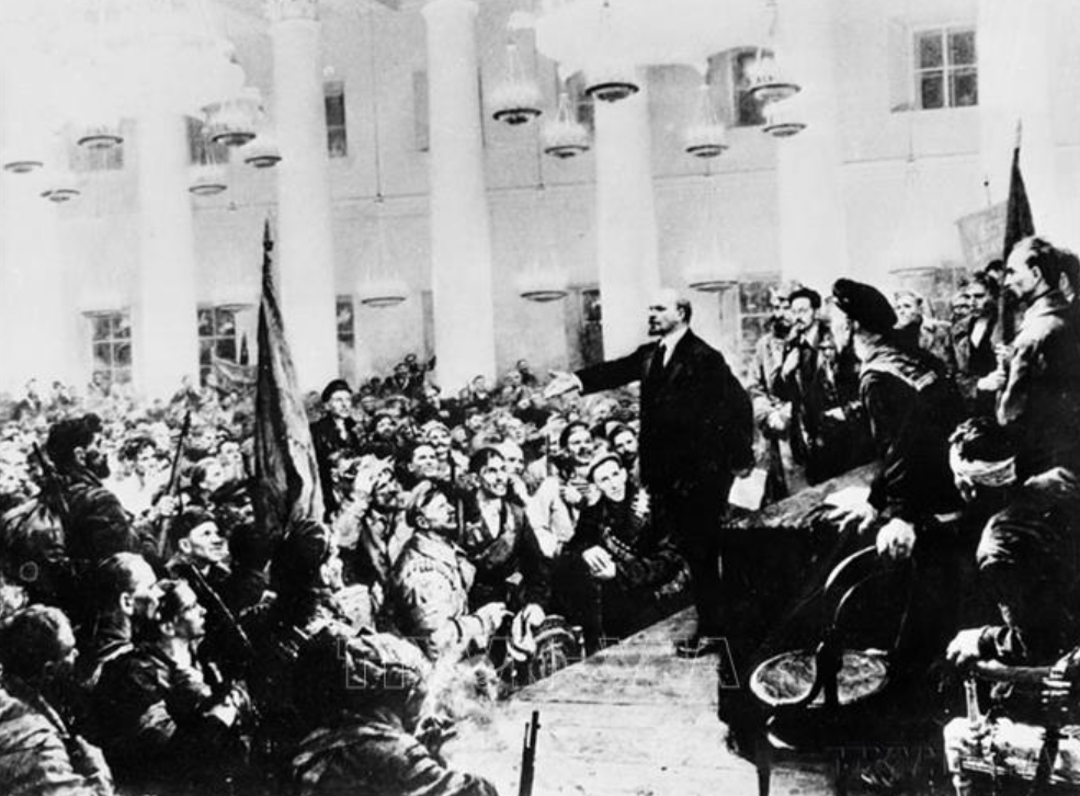 Дух Великой Октябрьской революции и устремления вьетнамского народа в новую эпоху Дух Великой Октябрьской революции и устремления вьетнамского народа в новую эпоху