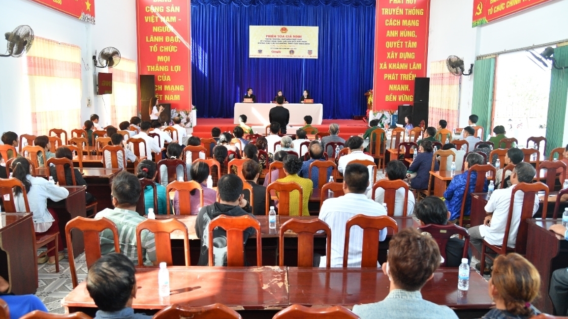 Рыбаки провинции Камау приняли участие в имитационном судебном процессе по борьбе с ННН-промыслом