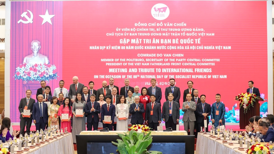 75 лет активной поддержки партийной и государственной дипломатии — задача на новом этапе