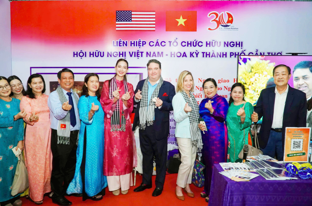 Г. Кантхо и его путь к «международному направлению» гостеприимства и доверия Г. Кантхо и его путь к «международному направлению» гостеприимства и доверия