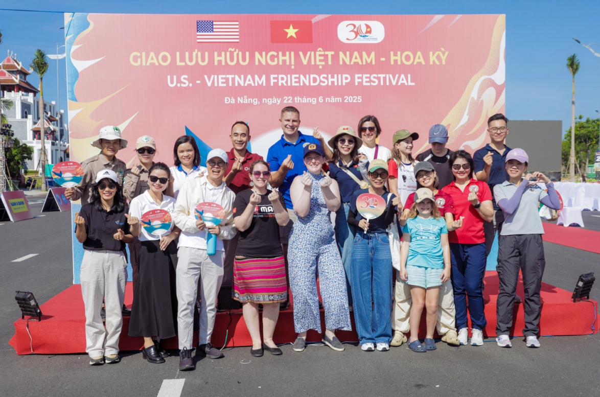 PeaceTrees Vietnam﻿: Способствуя заживлению ран войны, взращивая будущее развития