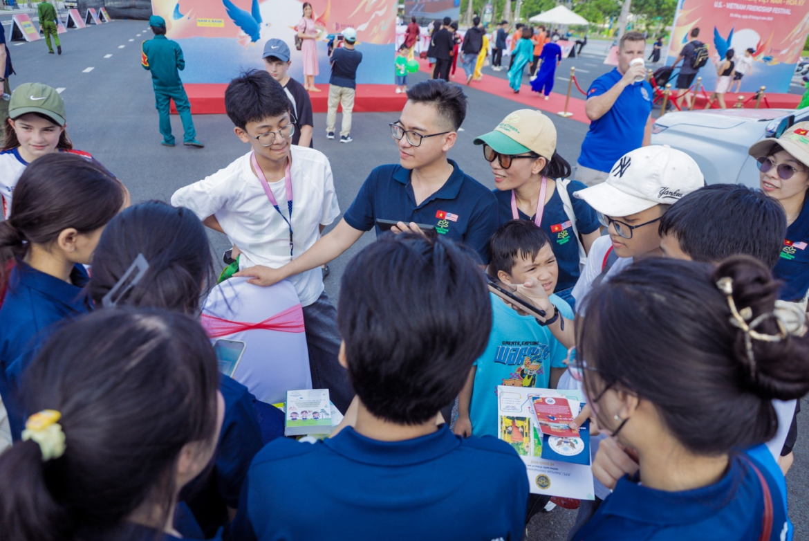 PeaceTrees Vietnam﻿: Способствуя заживлению ран войны, взращивая будущее развития
