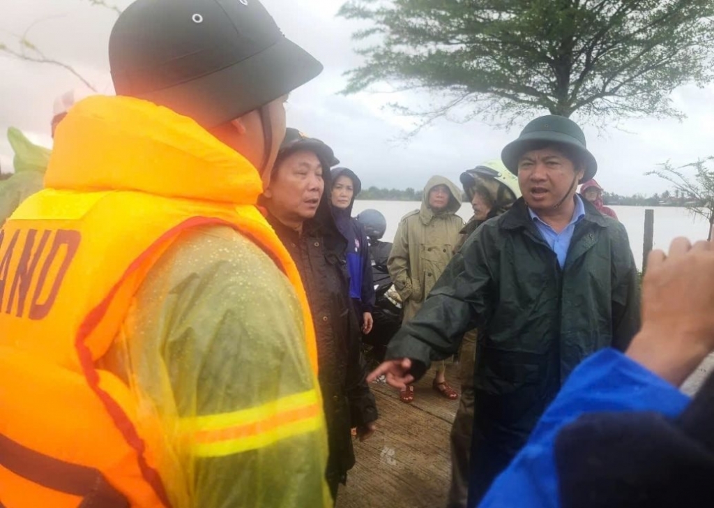 Вьетнам выделяет 700 млрд донгов на экстренную поддержку пострадавших от наводнений провинций