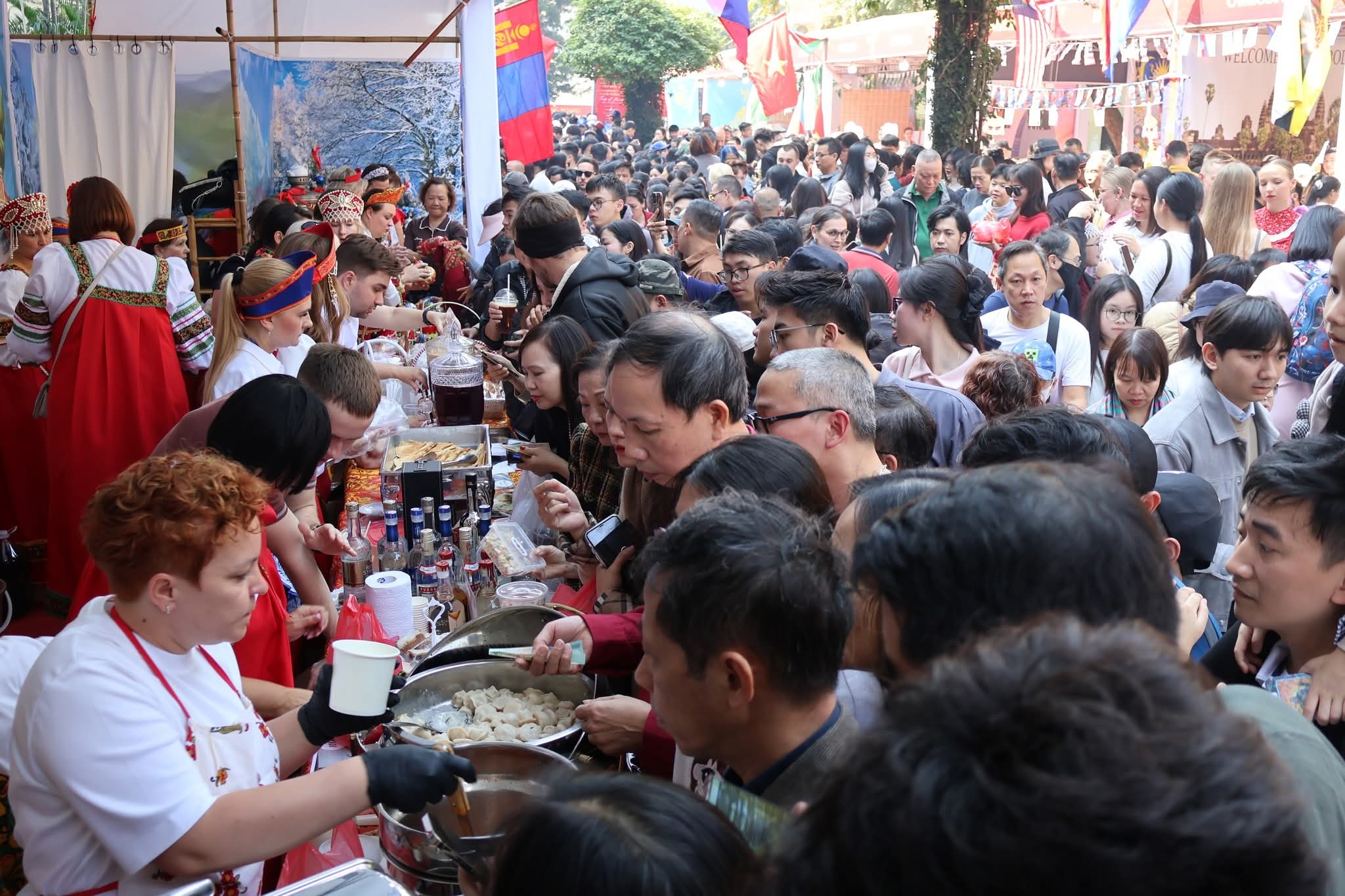 Распространение духа дружбы и вкуса блюд на Международном кулинарном фестивале 2025