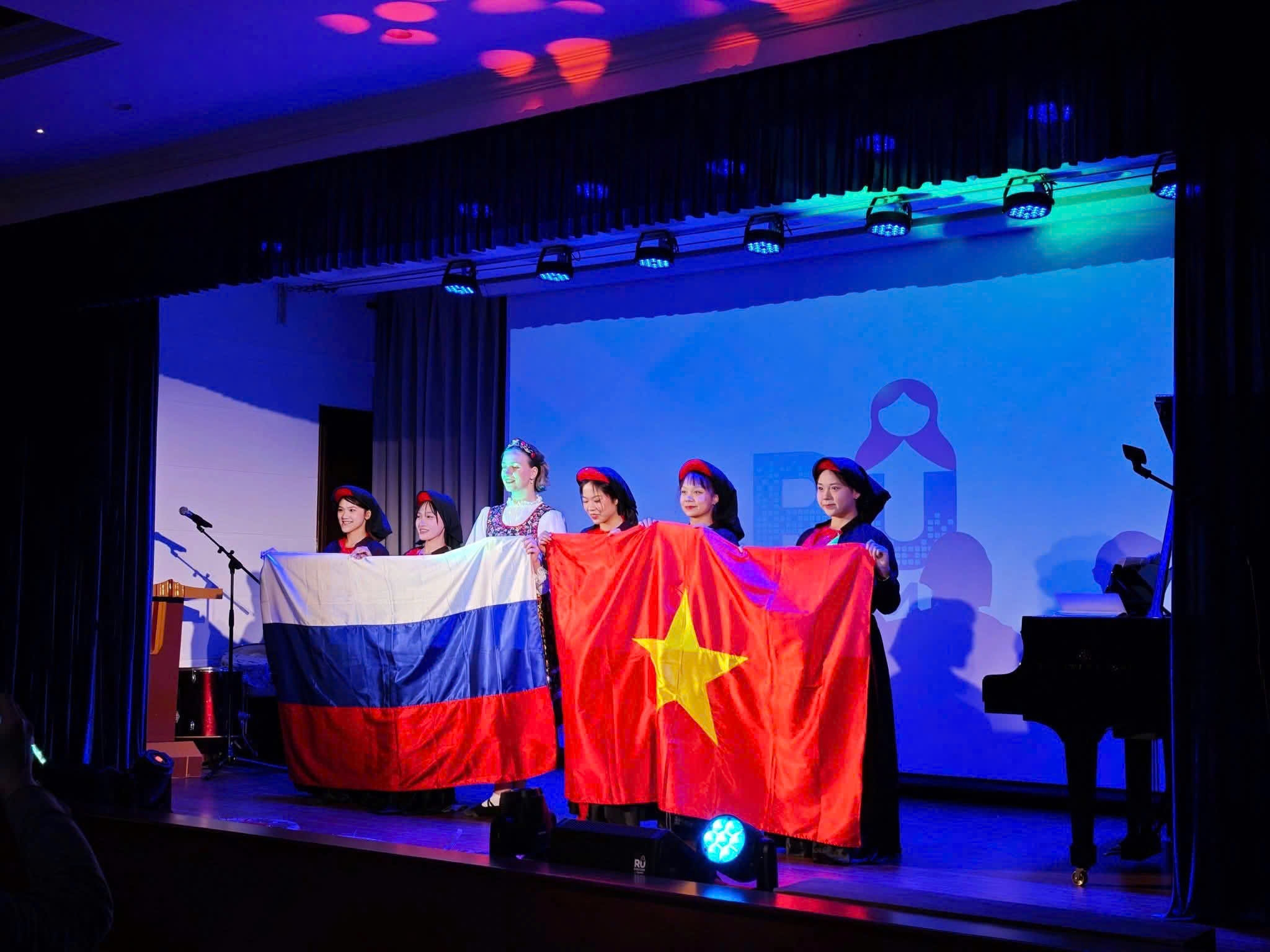 Россия вместе с Вьетнамом распространяет русскую музыку и культуру Россия вместе с Вьетнамом распространяет русскую музыку и культуру