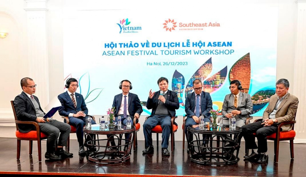Специалисты по туризму АСЕАН обсудили вопросы о сотрудничестве по развитию фестивального туризма. Фото: hanoimoi