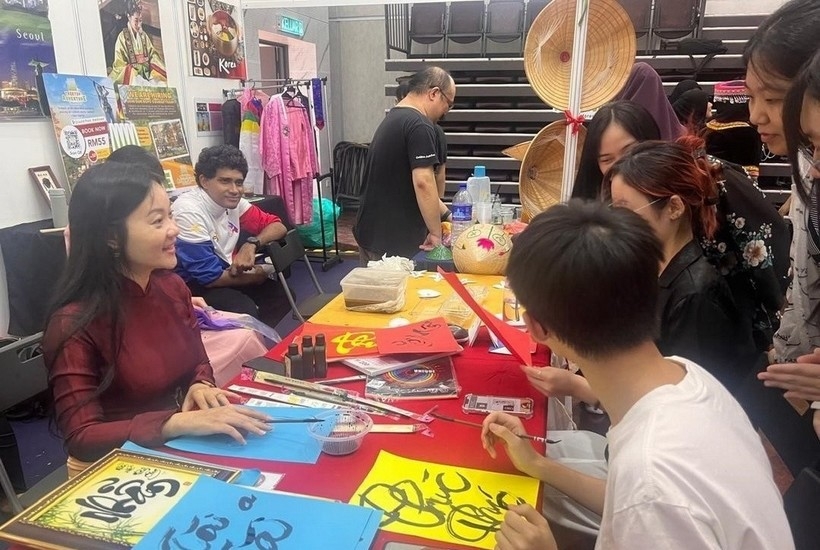 Нгуен Тхюи Тхиен Хыонг: Творческий подход в распространении вьетнамского языка в Малайзии Нгуен Тхюи Тхиен Хыонг: Творческий подход в распространении вьетнамского языка в Малайзии