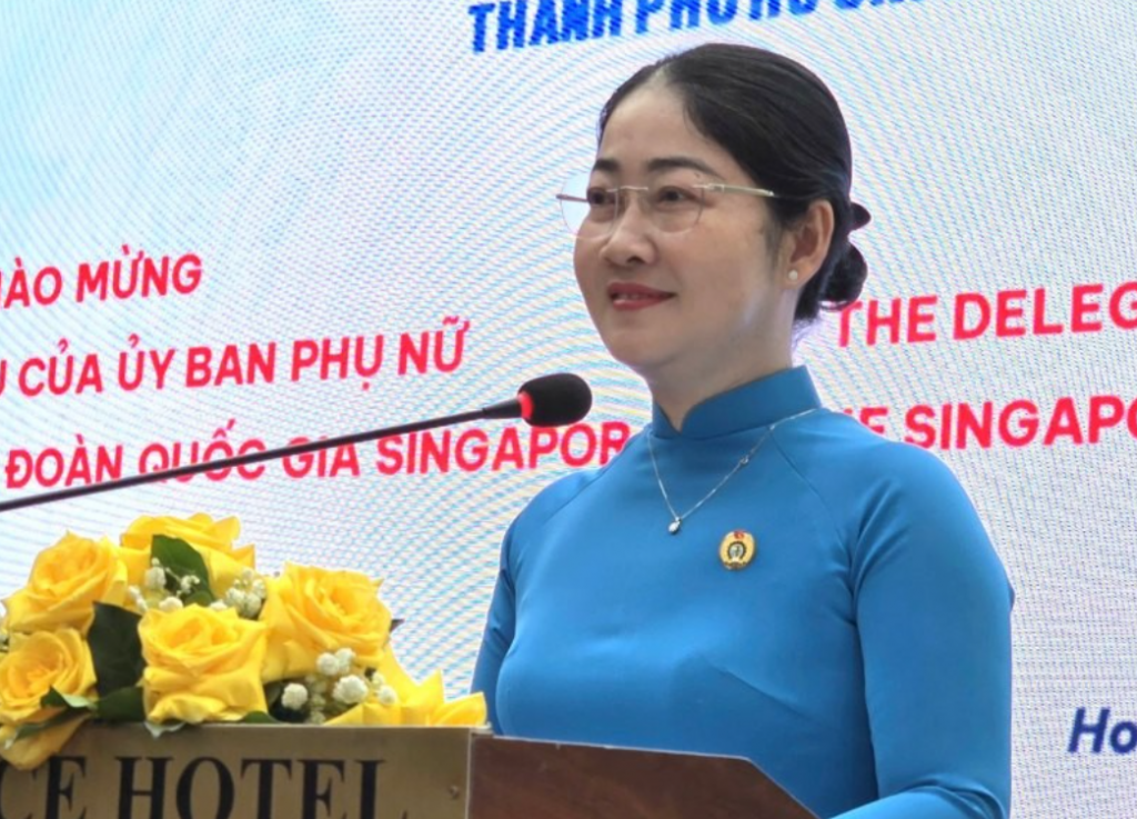 Профсоюзы Хошимина и Сингапура обмениваются моделями поддержки женщин-работниц