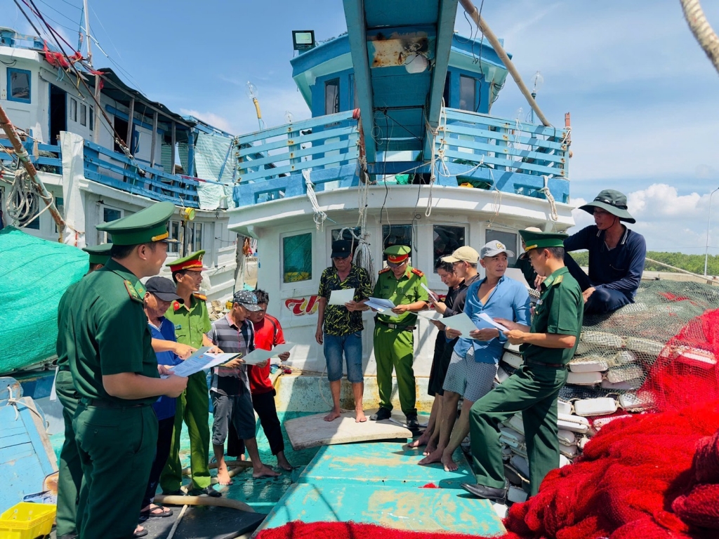 Виньлонг проверяет 100% рыболовных судов и усиливает контроль за ННН-промыслом