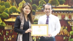 Город Хюэ присвоил звание «Почетный гражданин» заместителю директора KOICA во Вьетнаме