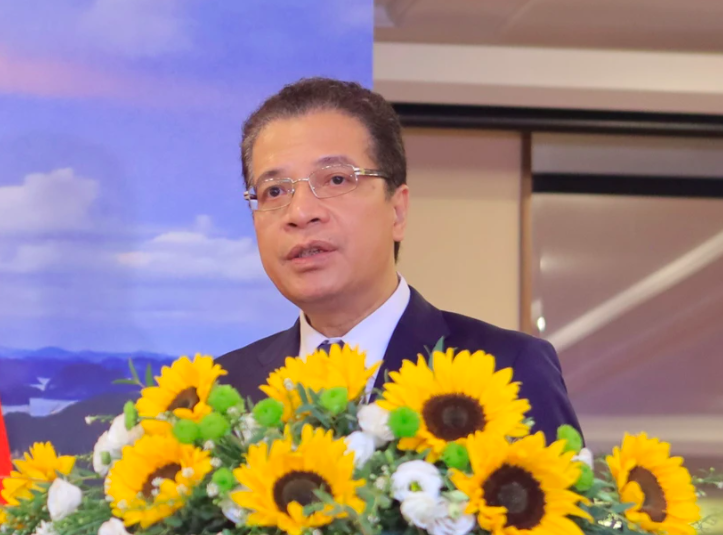 Чрезвычайный и Полномочный Посол Вьетнама в Российской Федерации Данг Минь Кхой выступает на конференции. Фото: Чан Хиеу / ВИА
