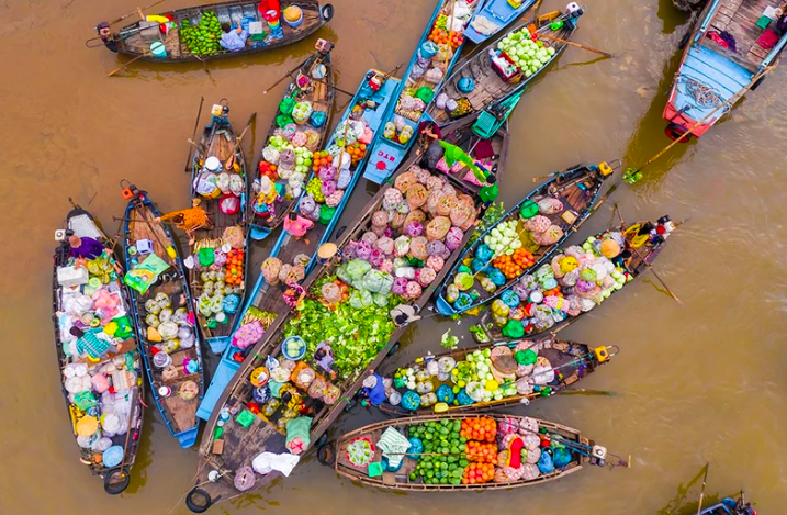 Плавучий рынок Фонгдьен в провинции Кантхо. Фото: Т. Линь / Нянзан
