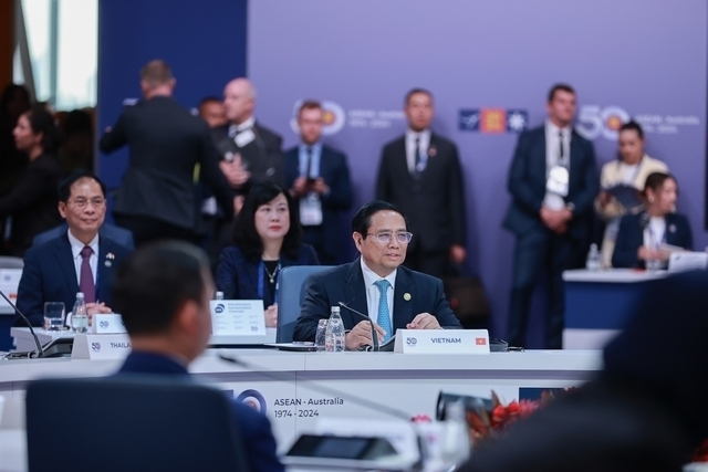 Премьер-министр СРВ Фам Минь Тинь выступает на пленарном заседании специального саммита, посвященного 50-летию отношений АСЕАН-Австралия. Фото: Зыонг Занг / ВИА