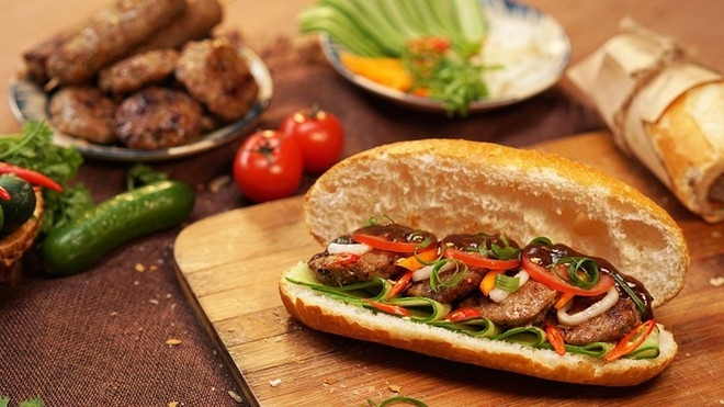 Вьетнамский баньми занимает первое место в «Топ-100 самых вкусных сэндвичей в мире» по версии TasteAtlas. Фото: Тхань Суан