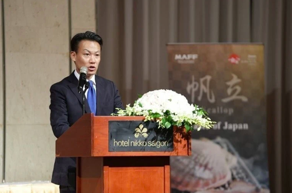 Тору Ёсимацу, представитель Министерства сельского, лесного и рыбного хозяйства Японии, выступает на мероприятии. Фото: Суан Ань / ВИА