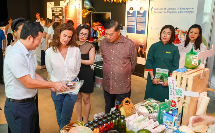 Вьетнамские продукты на фестивале кухни стран Франкофонии. Фото: Ле Зыонг / ВИА