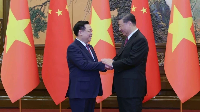 Китайские СМИ сообщили о визите в КНР председателя Национального собрания СРВ Выонг Динь Хюэ