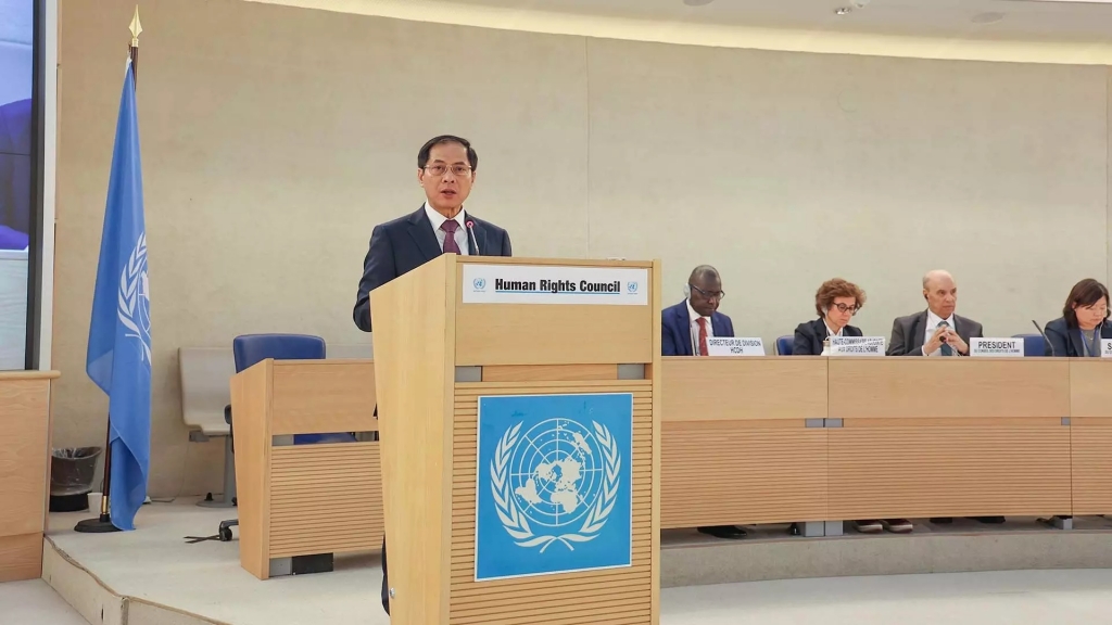 Министр иностранных дел СРВ Буй Тхань Шон выступил на заседании высокого уровня 55-й сессии Генеральной Ассамблеи Организации Объединенных Наций 26 февраля в Женеве (Швейцария). Фото: Нят Фонг