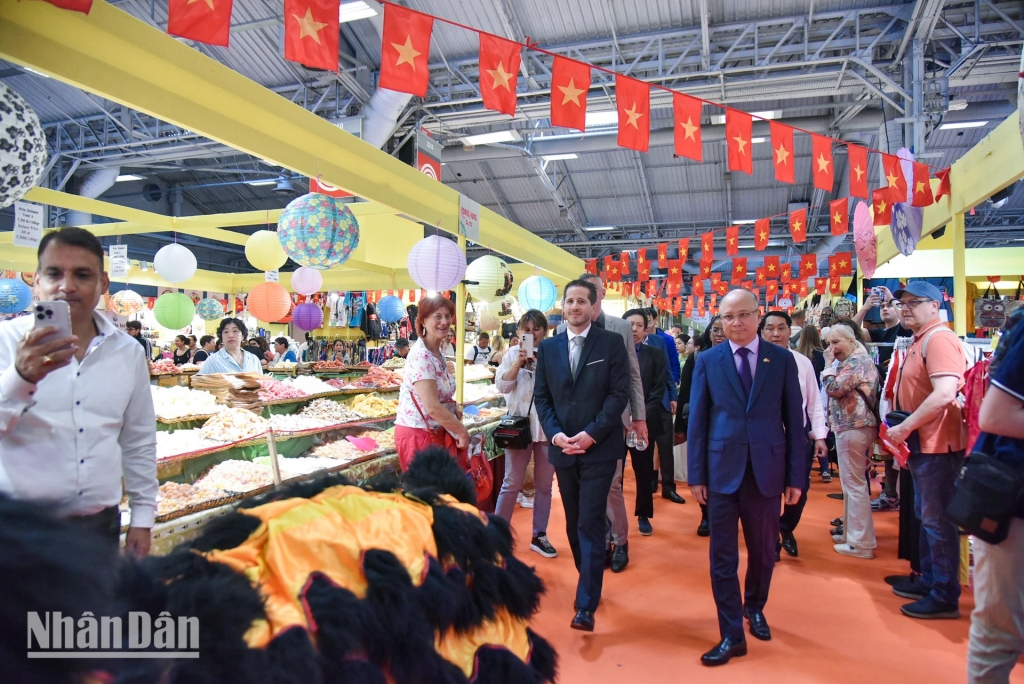 С 30 апреля по 11 мая 2025 года во Дворце выставок в Версале (Versailles Expo) прошла Парижская международная выставка-ярмарка (Foire de Paris 2025) — крупнейшее торгово-культурное событие Франции и одно из самых масштабных мероприятий подобного рода в Европе.