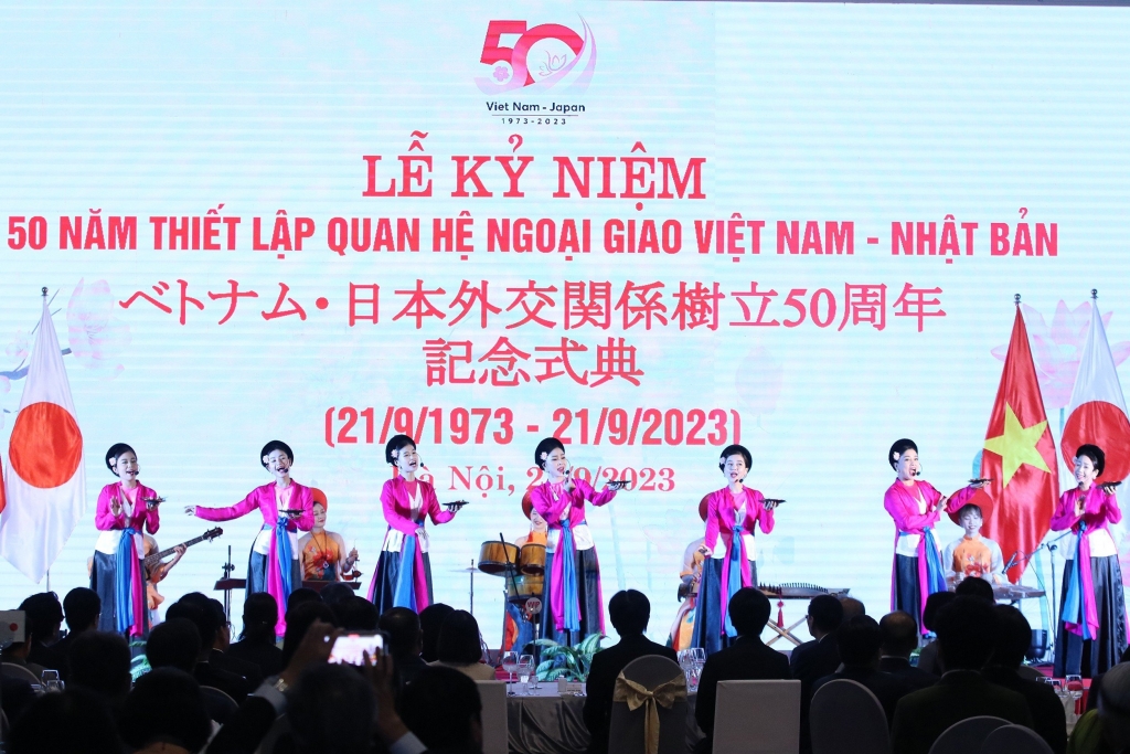 Церемония празднования 50-летия установления дипломатических отношений между Вьетнамом и Японией. Фото: Тху Ха