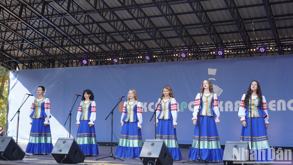 В фестивале было множество художественных представлений. Фото: Суан Хынг / Нянзан