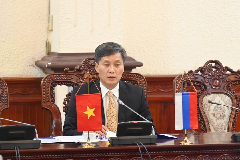 Замминистра юстиции Вьетнама ведет онлайн-встречу с замминистра юстиции России. Фото: Фыонг Май