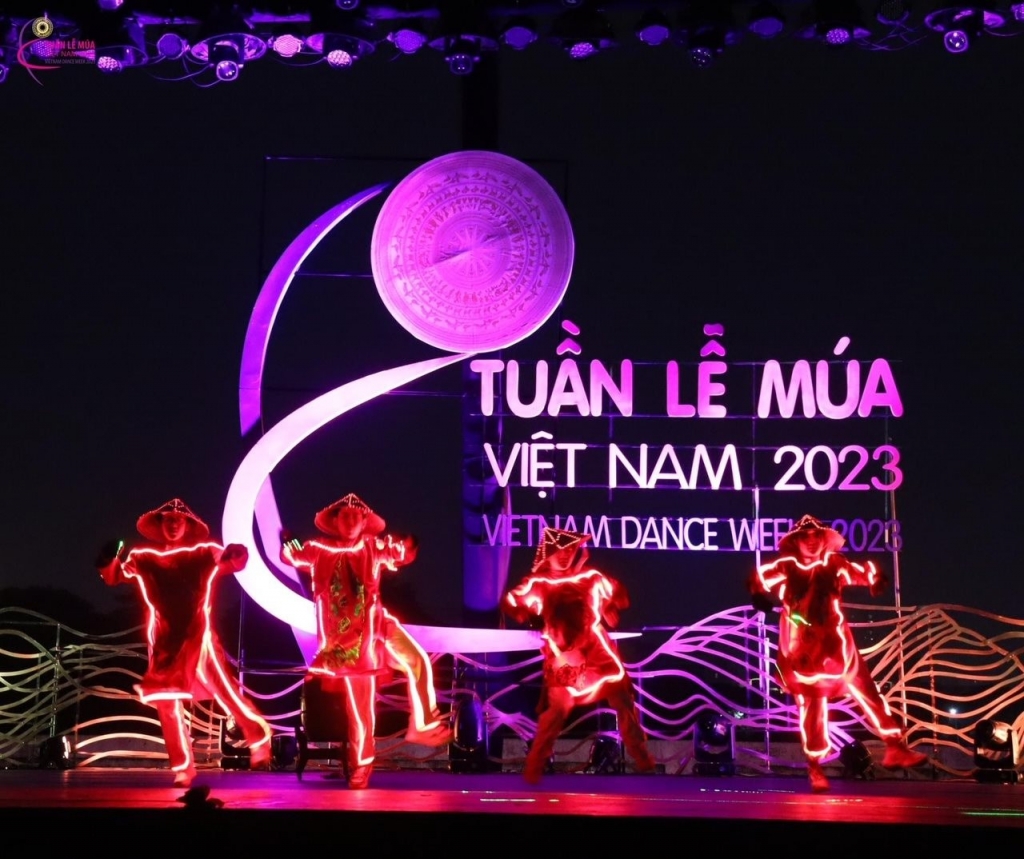 Неделя вьетнамского танца 2023 года