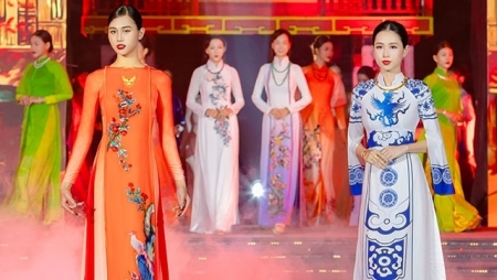 Коллекция платьев аозай, вдохновленная древней столицей Дайвьета и вьетнамскими народными картинами Хангчонг