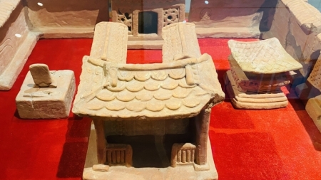 Терракотовая модель дома династии Чан – архитектурное сокровище Вьетнама