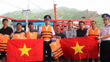 Работа по повышению осведомленности населения о море и островах в уезде Ваннинь (провинция Кханьхоа)