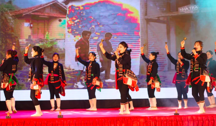 Фестиваль культуры, спорта и туризма Дабак проводился в целях почитания красоты природы и культурного наследия коренных жителей уезда. На мероприятии были представлены уникальные танцы местных этнических меньшинств. В 2023 году общее количество посетителе