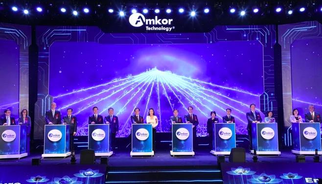 Церемония открытия завода полупроводников компании Amkor в промышленном парке Йенфонг II-C в провинции Бакнинь. Фото: Ань Тхыонг / ВИА