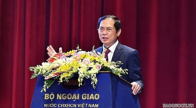 Вьетнамская дипломатия в интересах защиты и развития страны