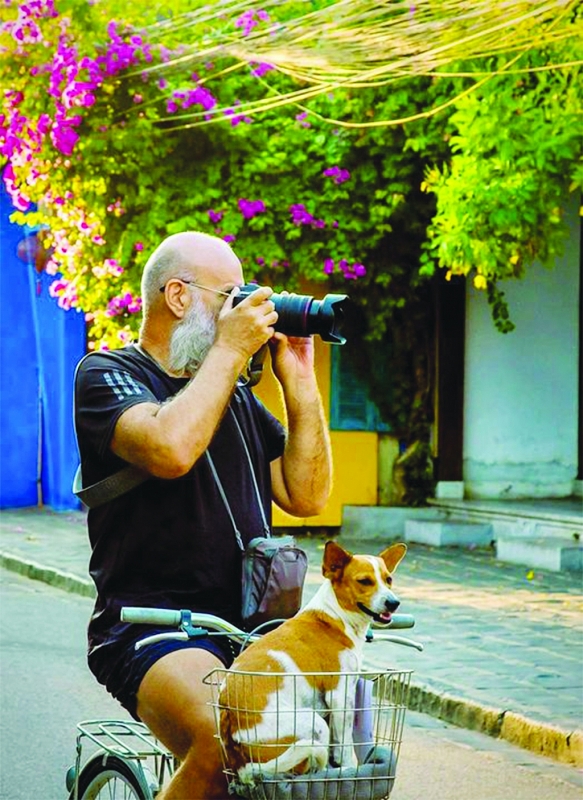 Французский фотограф Жерар Жерар: Человек, запечатливший атмосферу Тэта в старинном городе Хойан