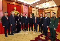 Генсек ЦК КПВ Нгуен Фу Чонг поздравил бывших и действующих руководителей Партии и Государства с наступающим лунным новым годом