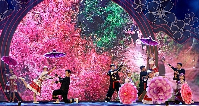 Открытие фестиваля цветов лесного персика в уезде Мукангчай - 2022